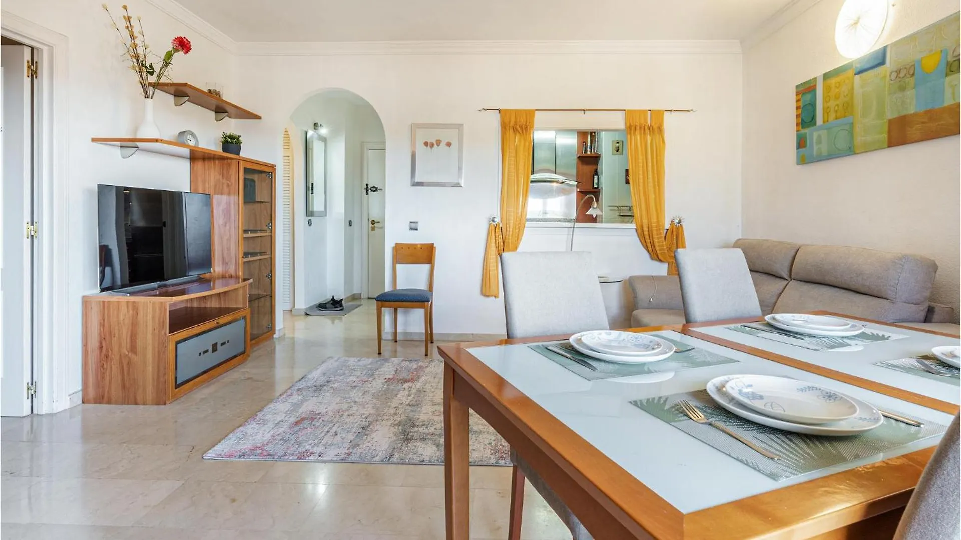Nice Apartment In Estepona With Kitchen