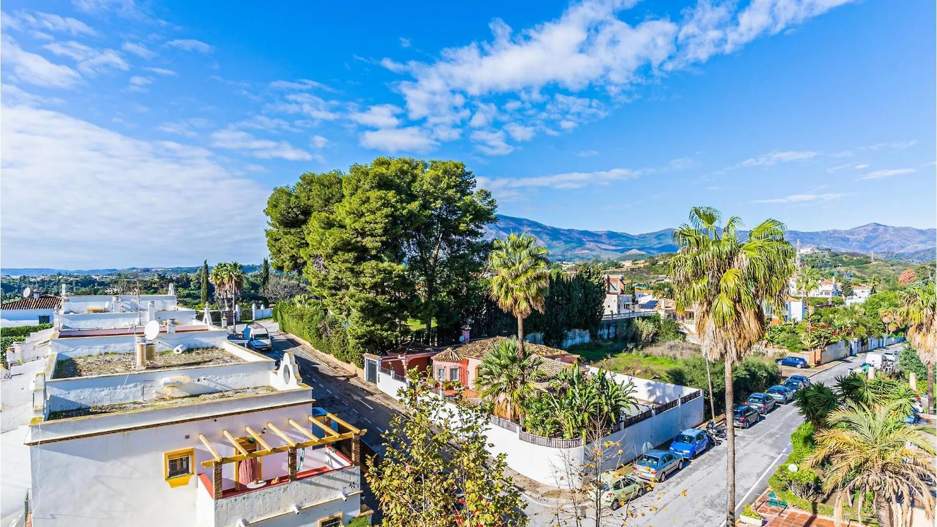 Nice Apartment In Estepona With Kitchen