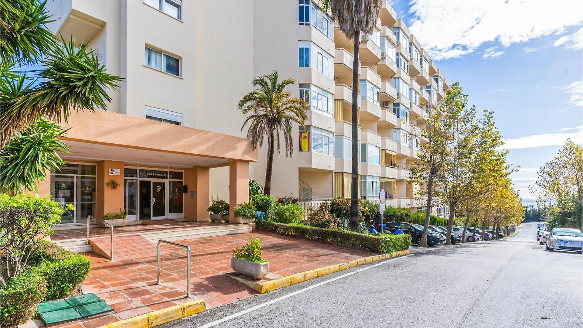 Nice Apartment In Estepona With Kitchen