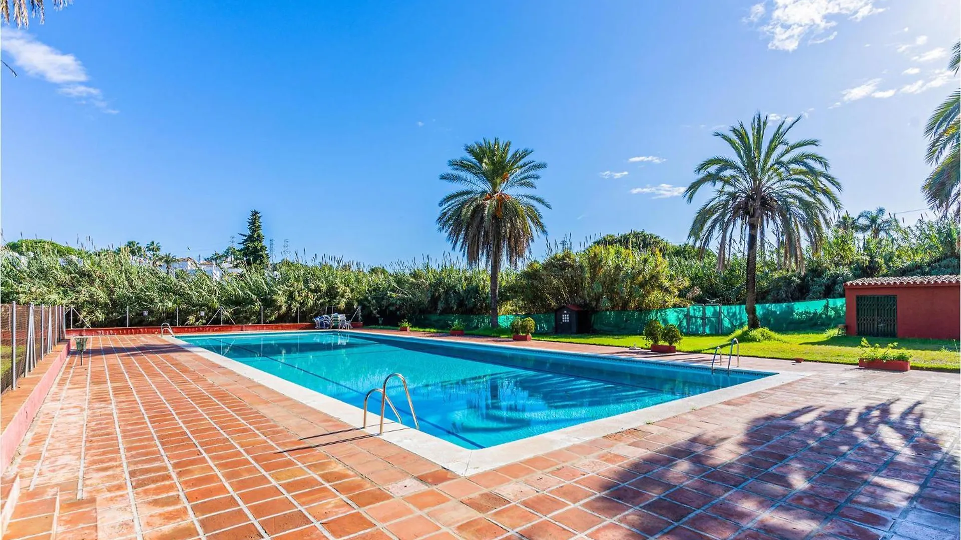 Nice Apartment In Estepona With Kitchen contacts